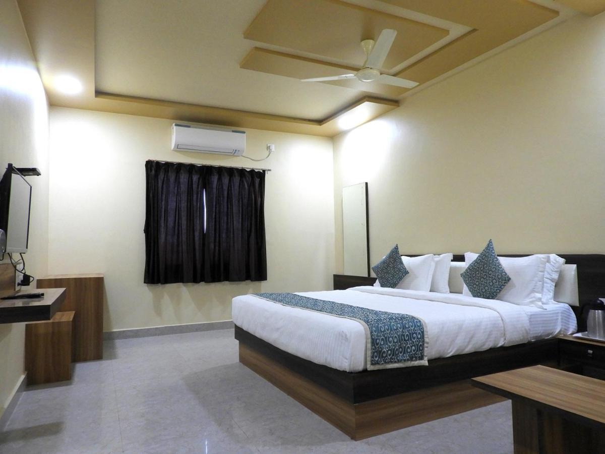 Hotel Somnath Daksh Ngoại thất bức ảnh