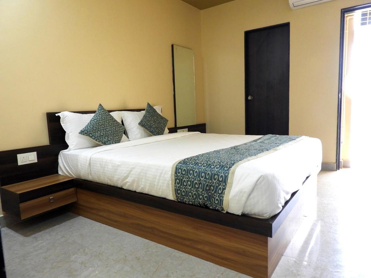 Hotel Somnath Daksh Ngoại thất bức ảnh