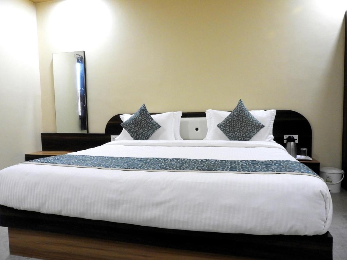 Hotel Somnath Daksh Ngoại thất bức ảnh
