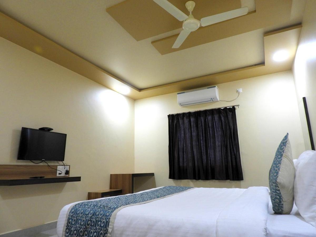 Hotel Somnath Daksh Ngoại thất bức ảnh